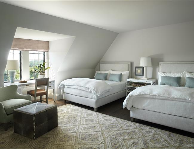 Guest room with two beds 